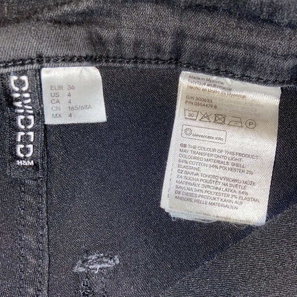H&M; Size 36 (EUR); Black Demin Short Shorts - Picture 5 of 7